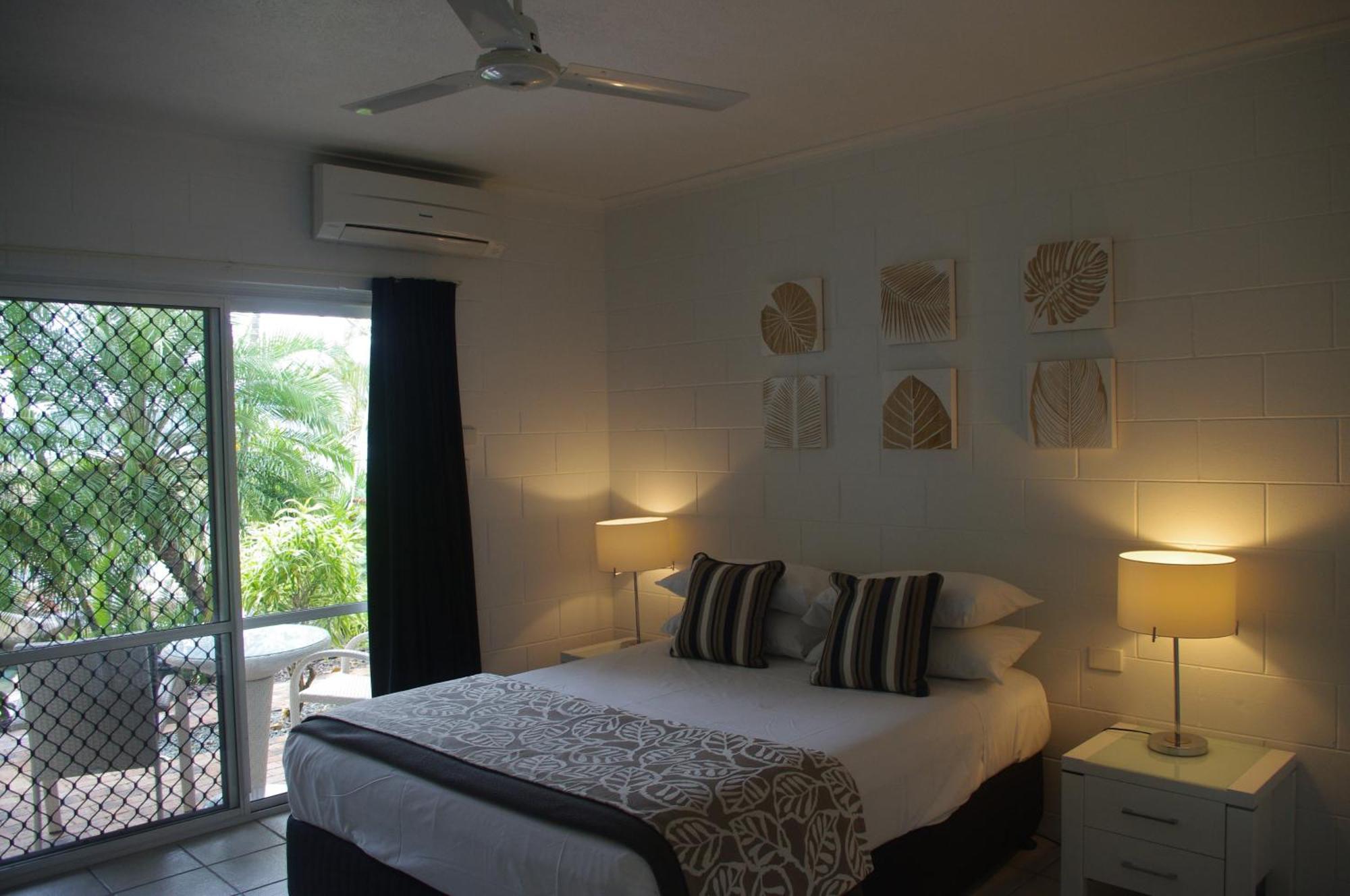 Colonial Palms Motor Inn Airlie Beach Ngoại thất bức ảnh