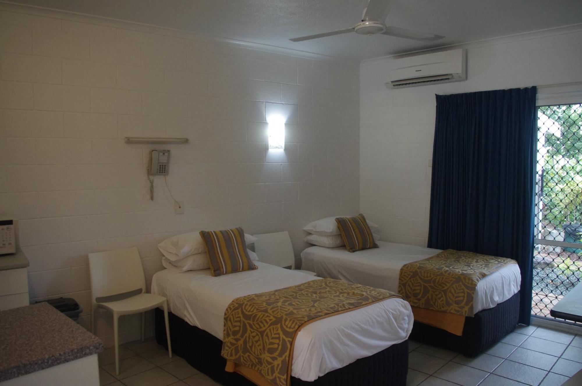 Colonial Palms Motor Inn Airlie Beach Ngoại thất bức ảnh