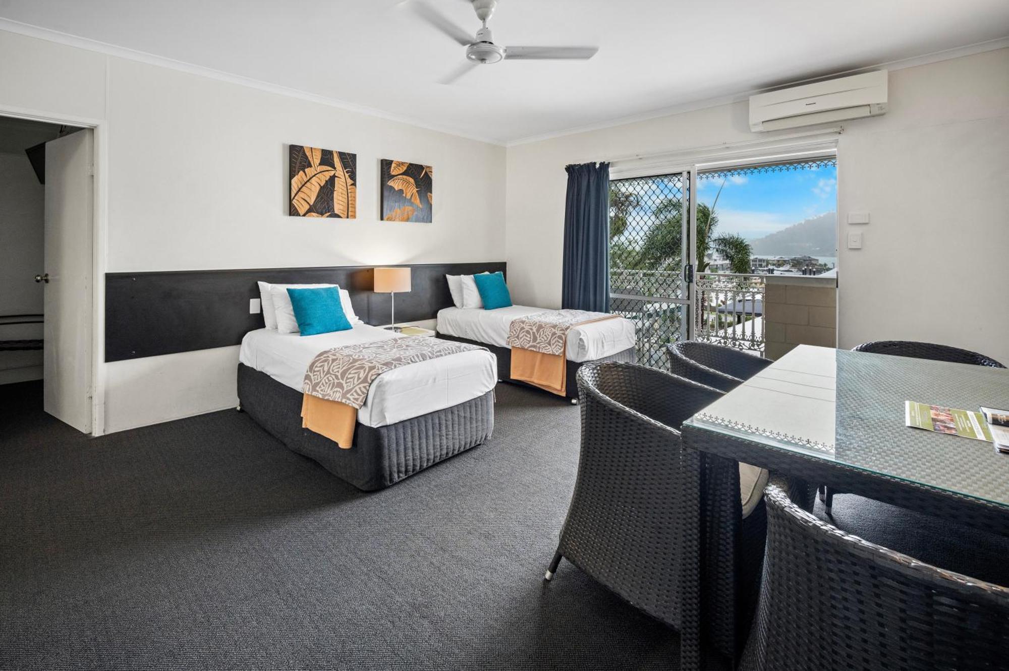 Colonial Palms Motor Inn Airlie Beach Ngoại thất bức ảnh