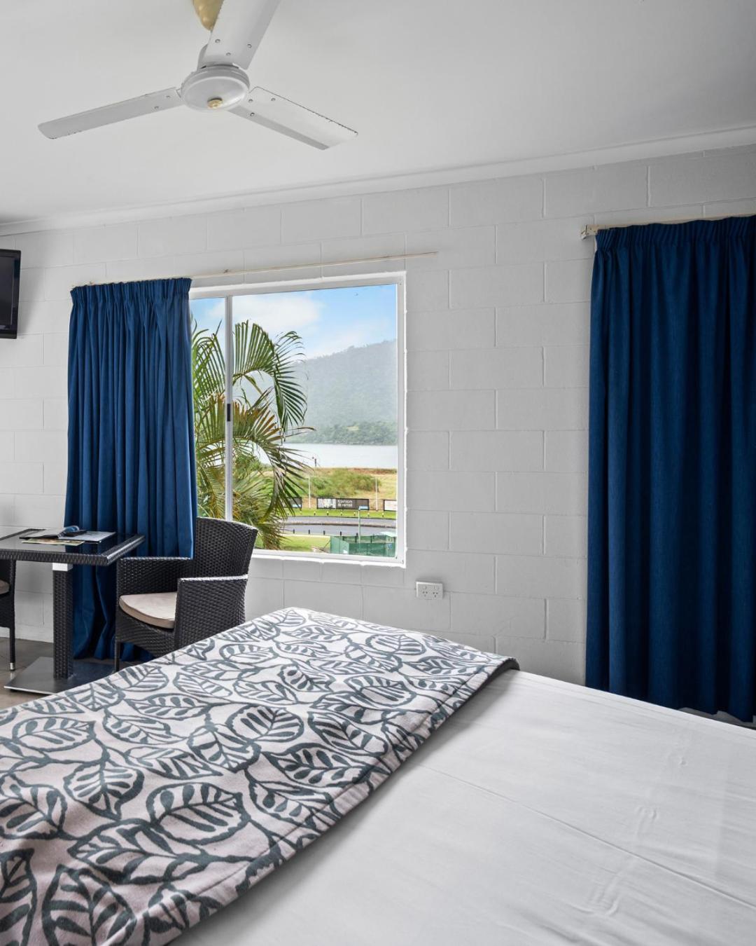 Colonial Palms Motor Inn Airlie Beach Ngoại thất bức ảnh