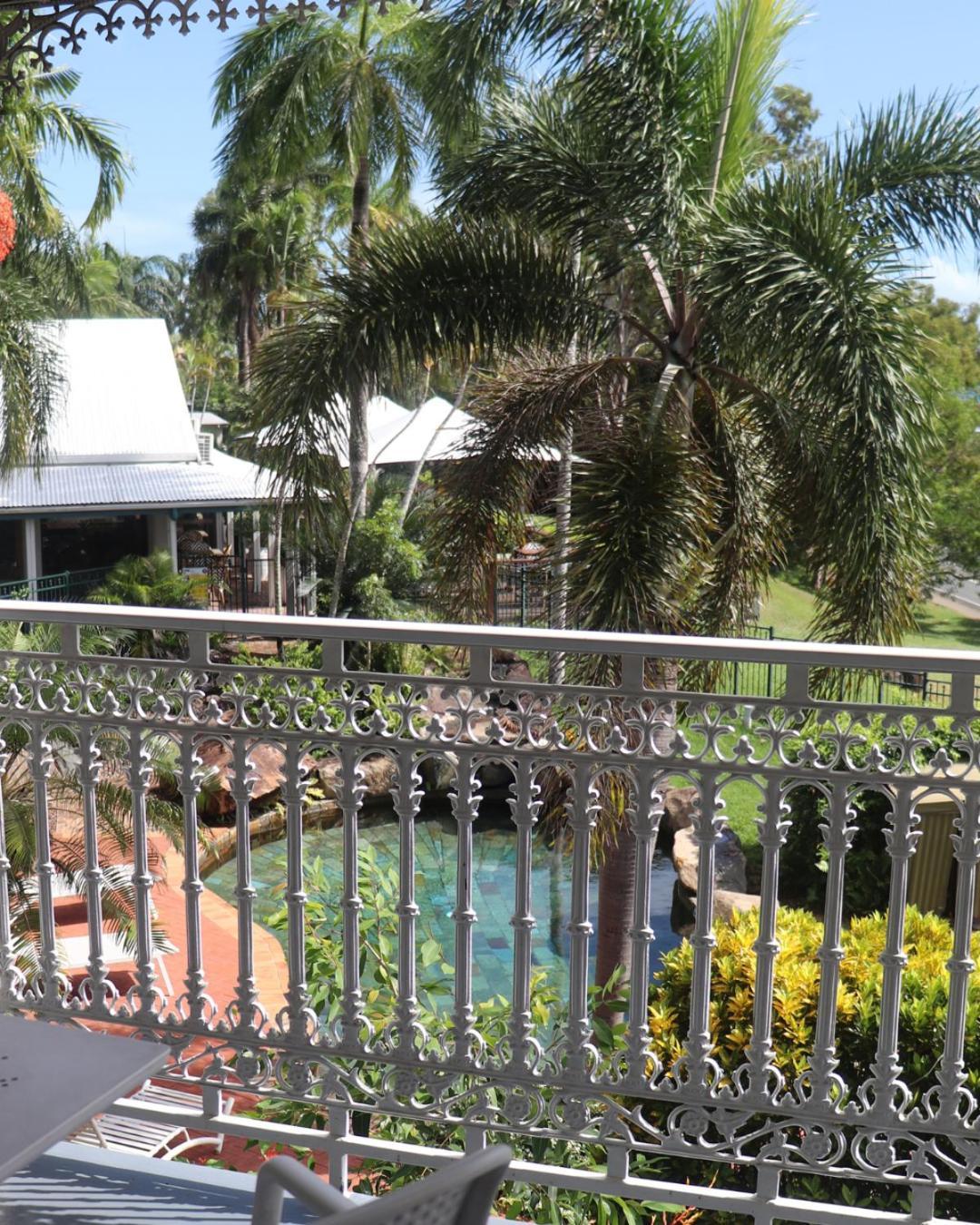 Colonial Palms Motor Inn Airlie Beach Ngoại thất bức ảnh