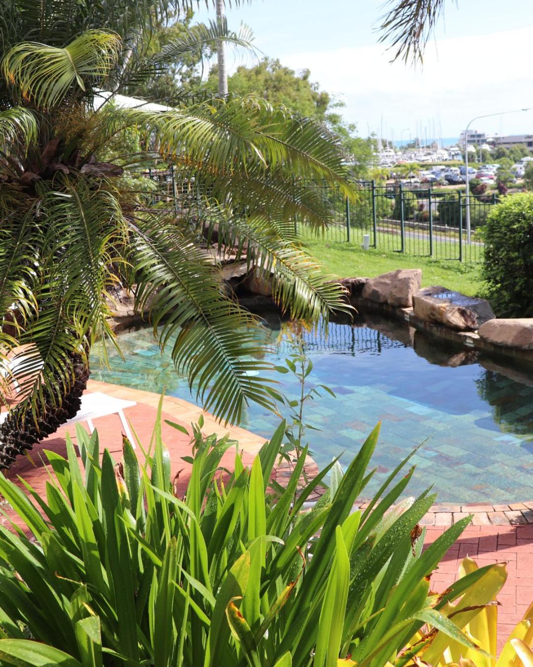 Colonial Palms Motor Inn Airlie Beach Ngoại thất bức ảnh