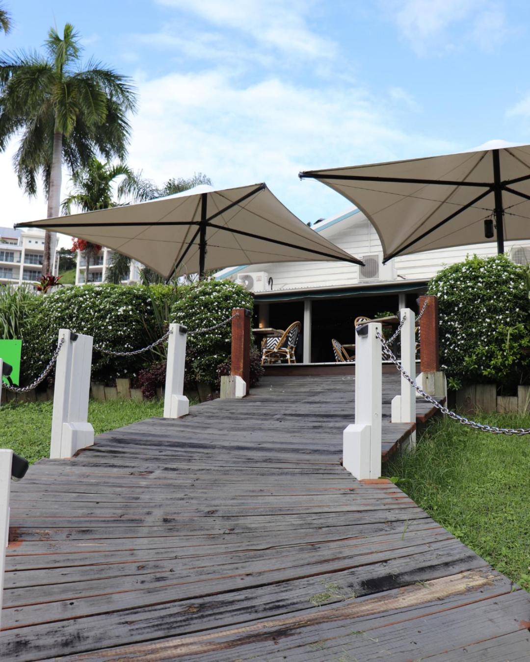 Colonial Palms Motor Inn Airlie Beach Ngoại thất bức ảnh