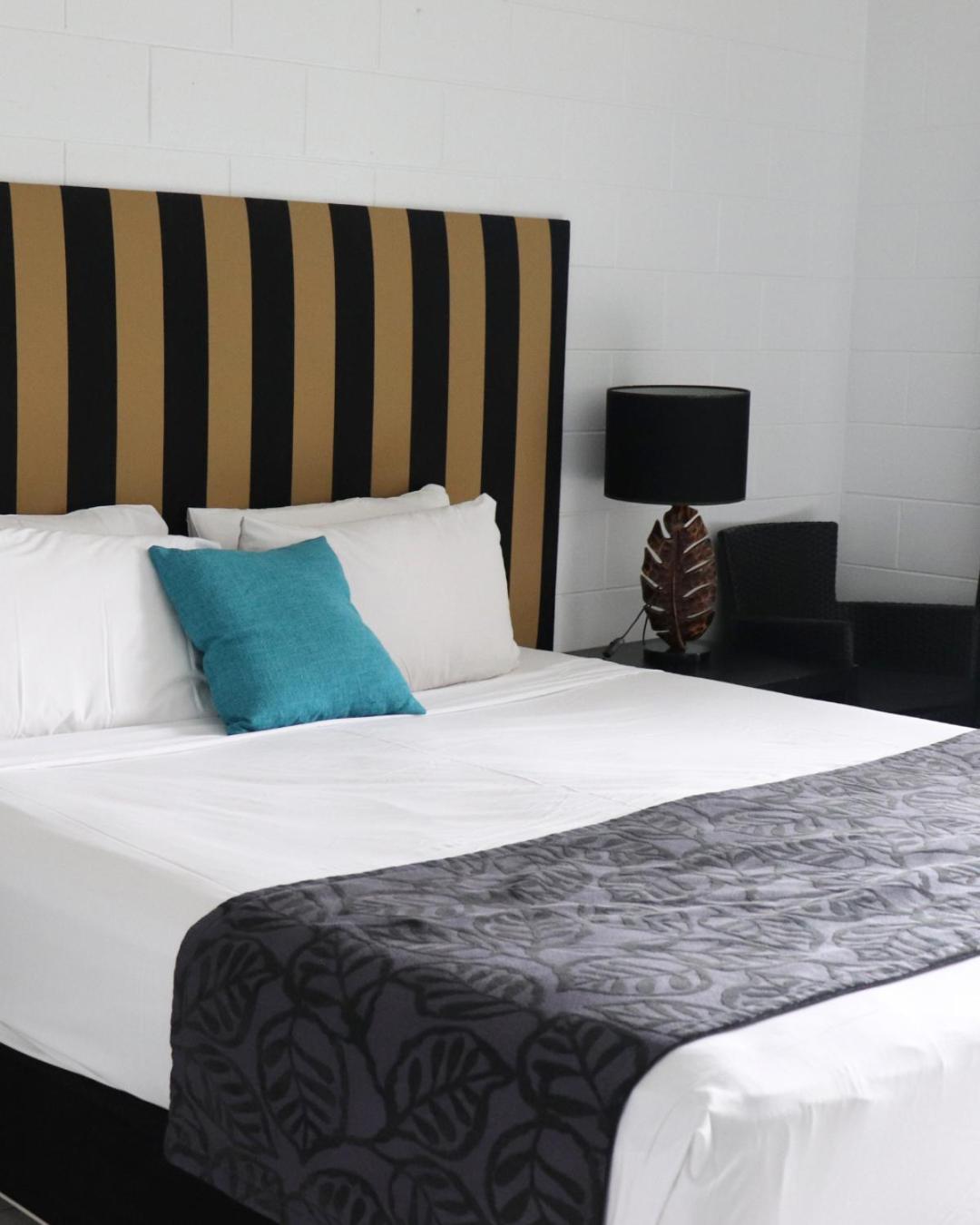 Colonial Palms Motor Inn Airlie Beach Ngoại thất bức ảnh